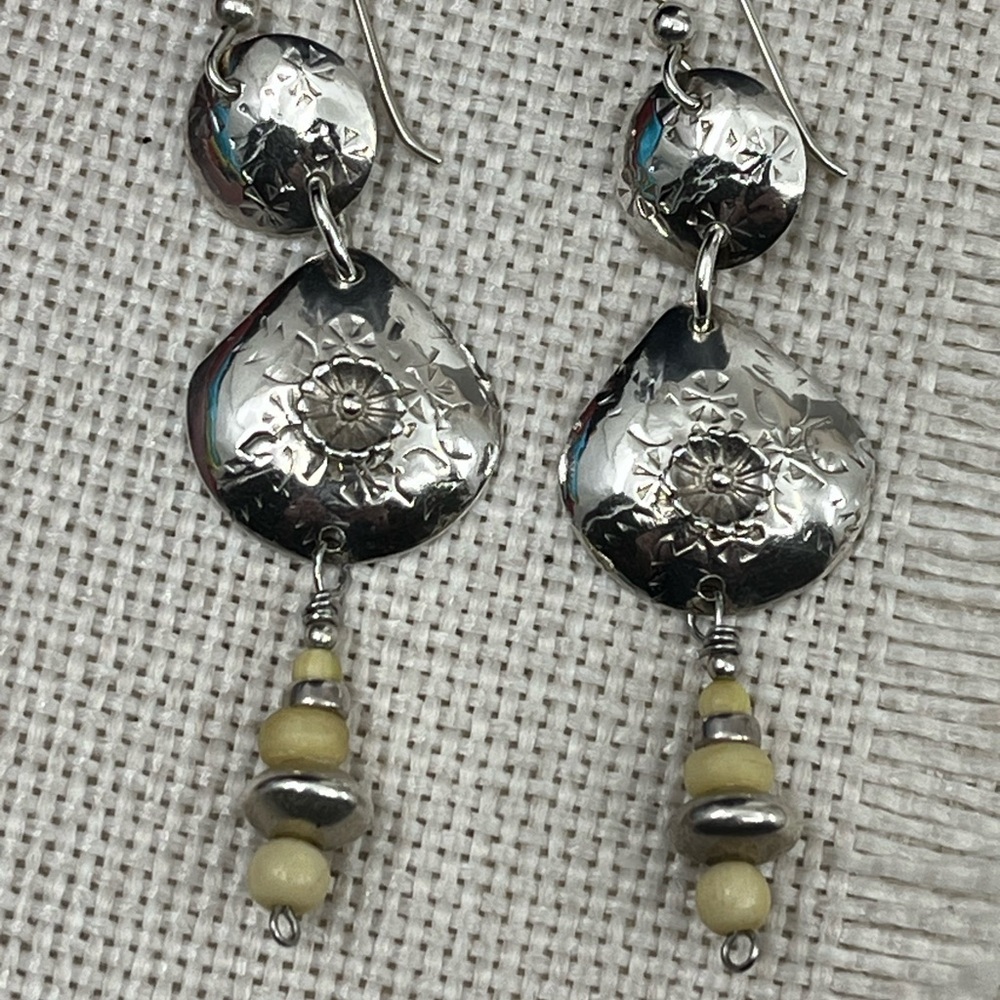 90's Vintage Sterling Silver Dangle Earrings with Floral Sunburst Design - Picture 12 of 15